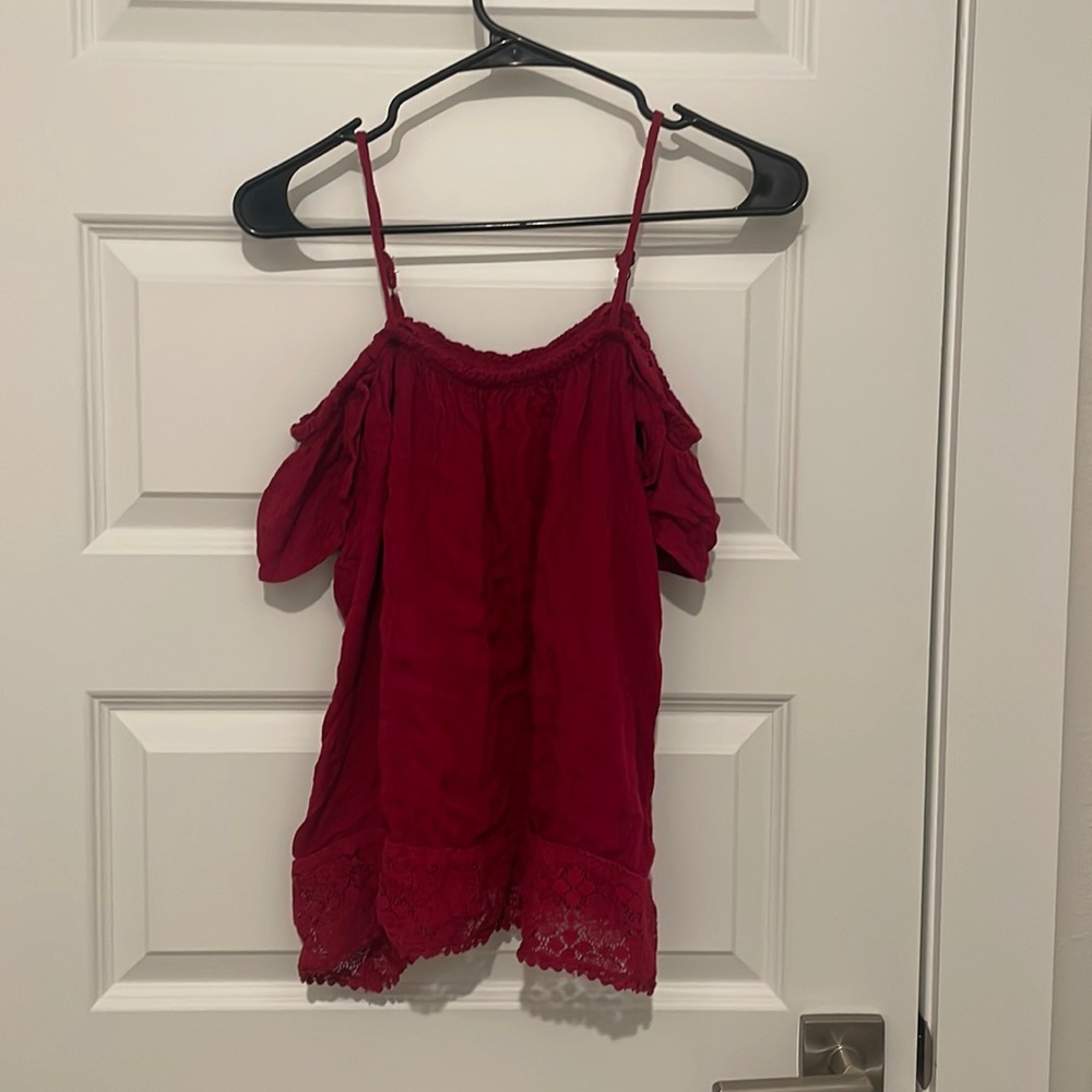 Dark red half sleeve tank/shirt with lace trim on bottom